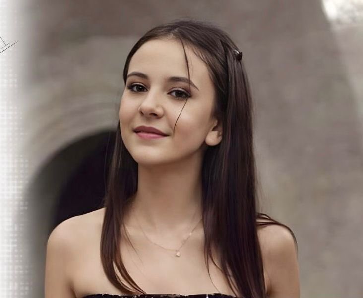 YossiGoldstein8's tweet image. Share this widely. 
Say her name! #RozhinHosseiniNezhad

🚨🚨🚨🚨 Rozhin Hossein-Nezhad a young Iranian acctivist who was arrested on January 24 is now facing execution!  

Please reply with the Hashtag #RozhinHosseiniNezhad!