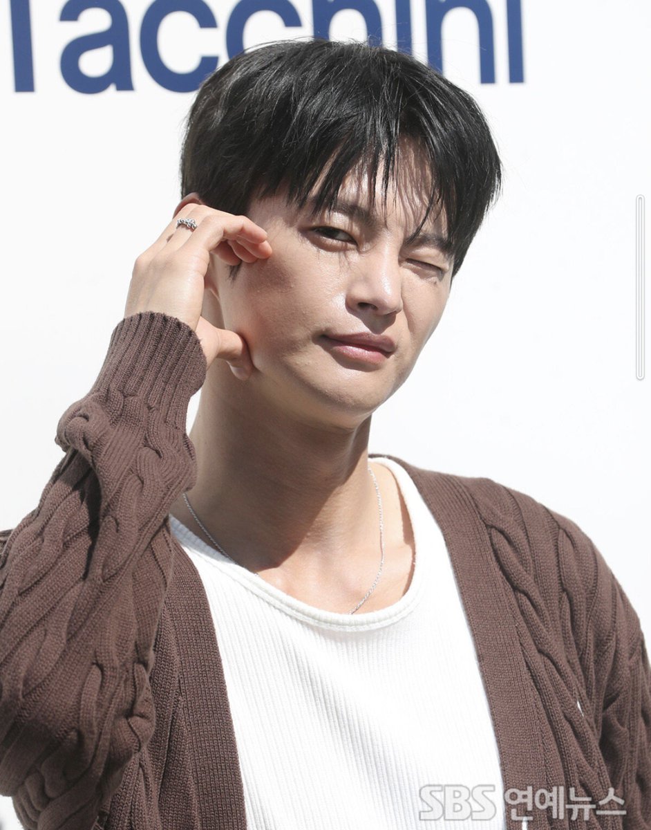 【美韓】ソ・イングクに投票完了！現在の得票数:322票
ソ・イングク「ずっと僕の側にいて欲しい」(⁠.⁠ ⁠❛⁠ ⁠ᴗ⁠ ⁠❛⁠.⁠)#ソイングク
人気投票はこちらから↓
 bihann.com/cast/443.html #ソ・イングク #seoinguk #서인국 #ソ・イングクからのメッセージ