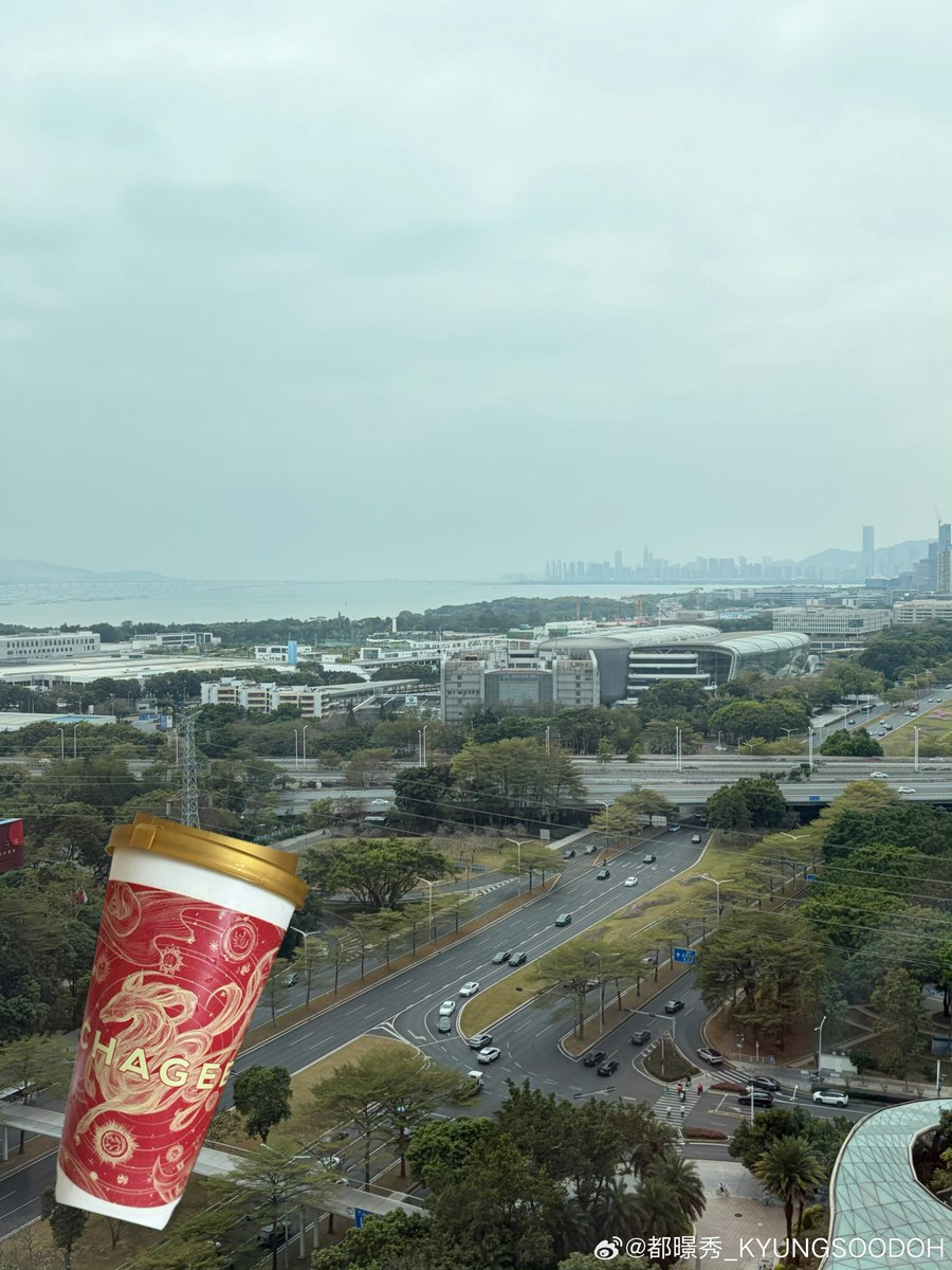 오잉 경수 웨이보 알람이.. 사진에 패왕차희 밀크티 넣은거 왤케 웃기지ㅋㅋㅋ

🐧 중국에 온지 꽤 지났네요! 여기 음식이 정말 맛있어요! 너무 맛있어요!