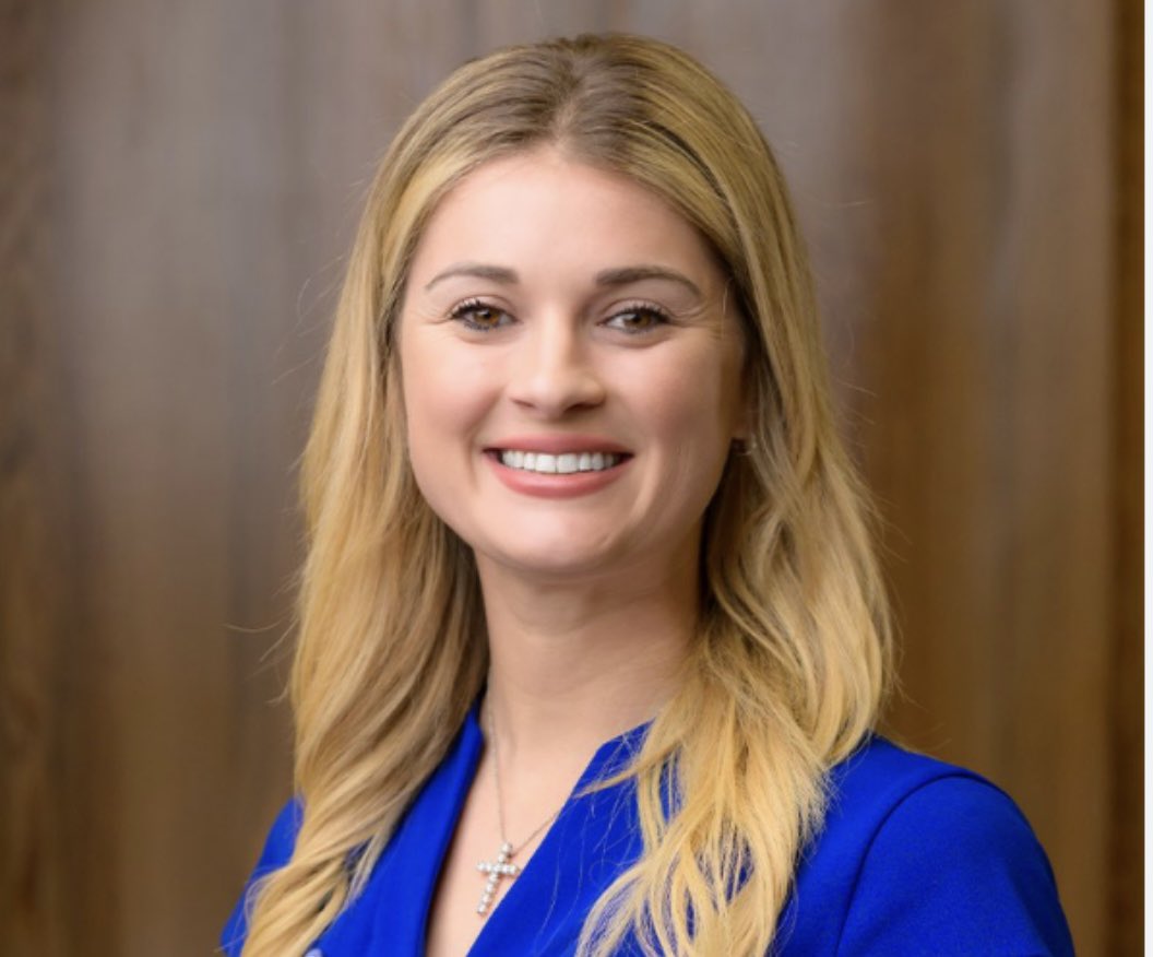 joncoopertweets's tweet image. BOOM! Louisiana Democrat Chasity Verret Martinez defeated her Republican opponent by double digits in the special election for a state House seat in a district Trump won by 13 points in 2024.

Martinez won 62% of the vote compared to 38% for her Republican opponent.