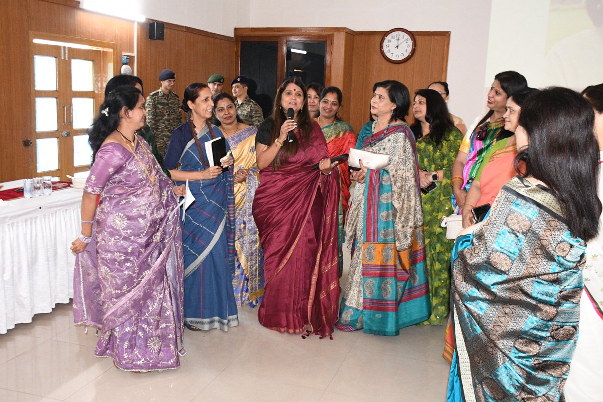 suryacommand's tweet image. "𝗘𝗺𝗽𝗼𝘄𝗲𝗿𝗶𝗻𝗴 𝗙𝗮𝗺𝗶𝗹𝗶𝗲𝘀, 𝗜𝗻𝘀𝗽𝗶𝗿𝗶𝗻𝗴 𝗦𝘁𝗿𝗲𝗻𝗴𝘁𝗵."

Mrs Ruchira Sengupta, Regional President #AWWA #CentralCommand, visited Army Air Defence College, #Gopalpur, reaffirming AWWA’s commitment towards welfare and empowerment of Army families.

She