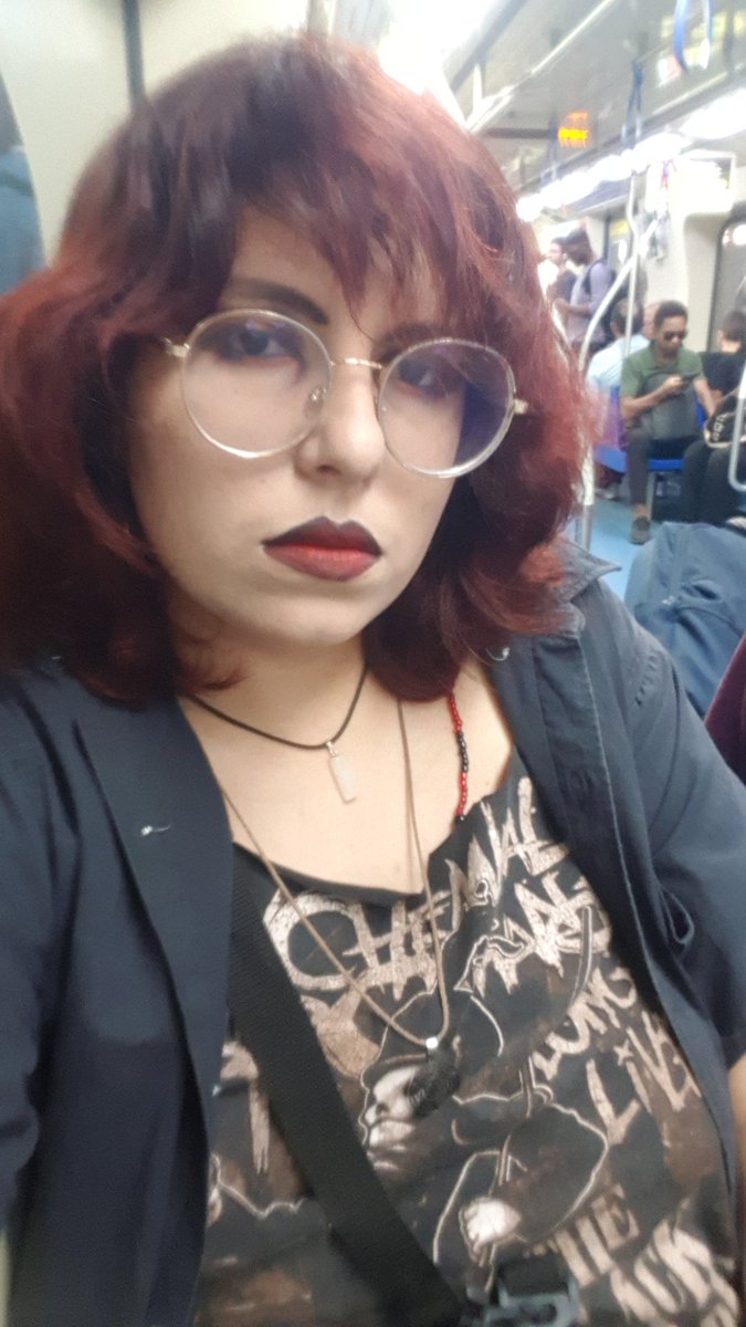 LunaLokitaLua's tweet photo. Eu mesmo que estilizei e pintei minha roupa, mas tava com tanta ansiedade no show que esqueci de tirar foto de corpo inteiro. https://t.co/HwNU649Zdc