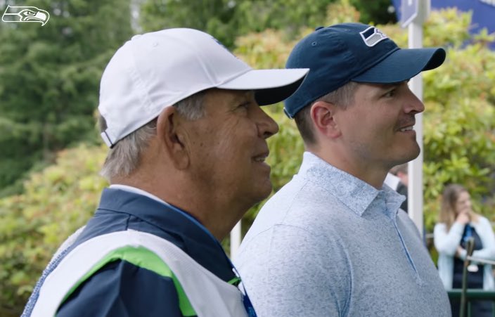 Drunk Old Grad tweet media