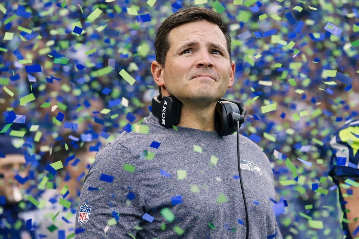 MIKE MACDONALD IS A SUPER BOWL CHAMPION!!! 

Congratulations to the Seahawks and Coach Macdonald on their championship win tonight. 

Happy for you all. 🙏🤝
