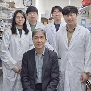 astronomiaum's tweet image. Cientista coreanos reverteram o câncer do cólon.

O Brasil com a cura de lesões na medula,Espanha curando câncer de pâncreas, México curando HPV, Coreia do Sul curando câncer de cólon... Aliás, isso não é coincidência. Espero que todos vocês saibam disso.