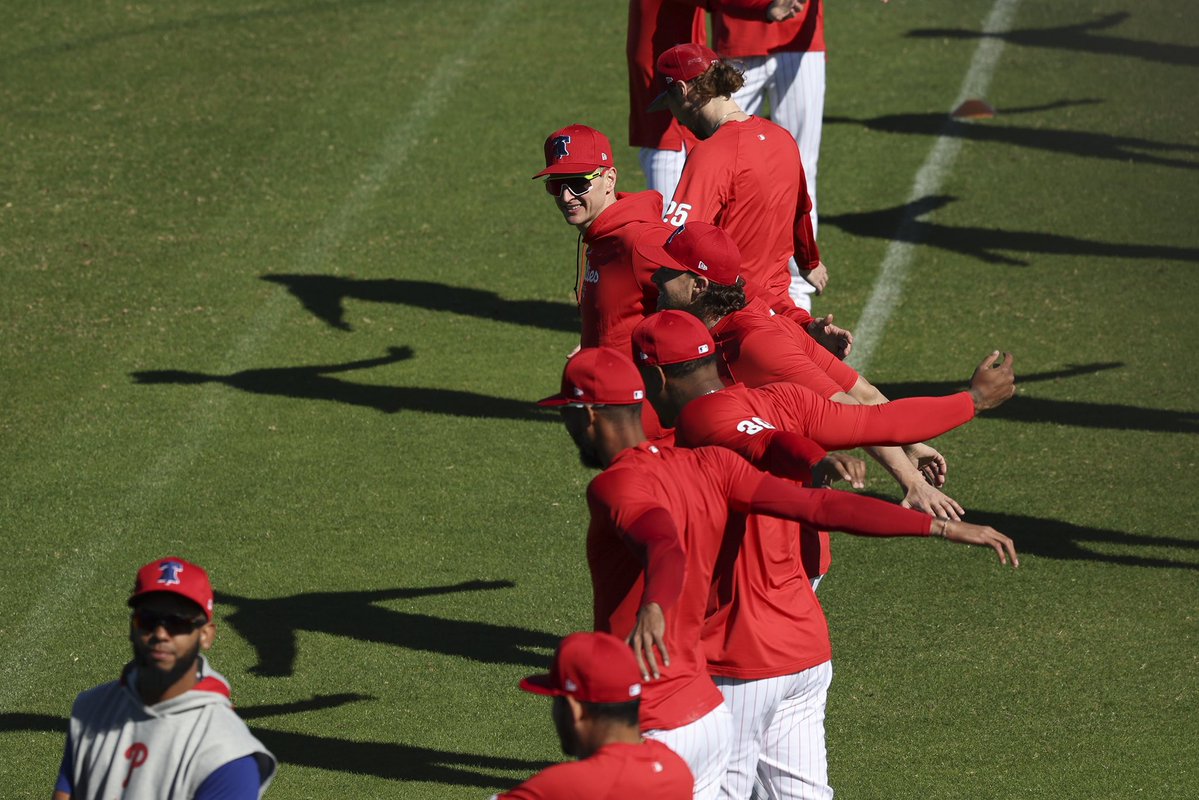 BaseballQuotes1's tweet image. 🚨PITCHERS AND CATCHERS REPORT IN LESS THAN 36 HOURS 🚨