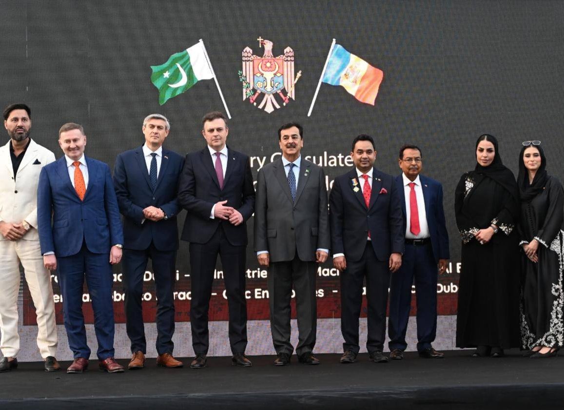 RadioPakistan's tweet image. Chairman @SenatePakistan, Syed Yousaf Raza Gilani, has reaffirmed #Pakistan's commitment to expanding cooperation with #Moldova in trade, agriculture, defence, pharmaceuticals, healthcare, information technology, education and professional training
@ForeignOfficePk #RadioPakistan
