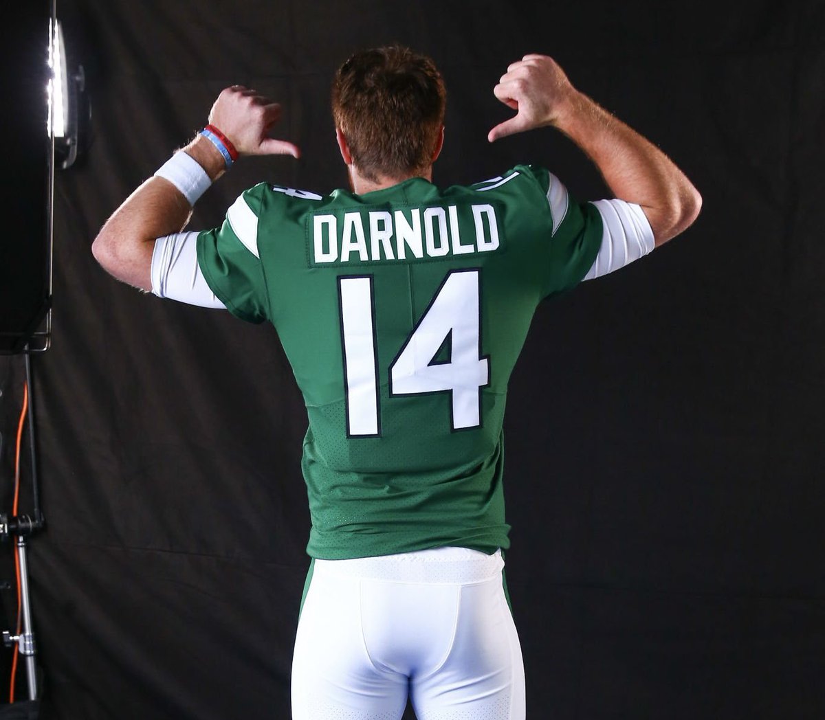 nyjetsfansonly's tweet photo. Happy for ya Sam https://t.co/nwNEkcwRQM