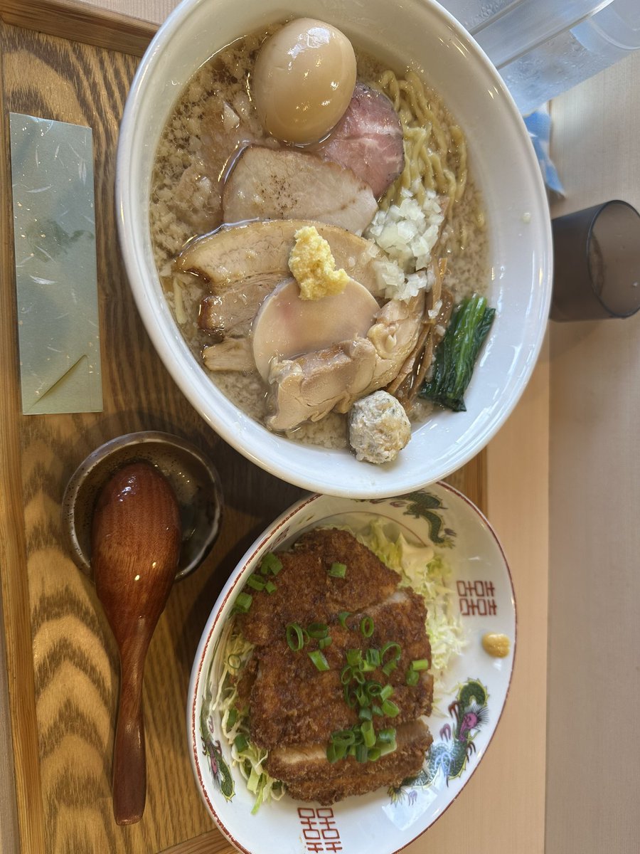 レインボー ジャンボたかお tweet media