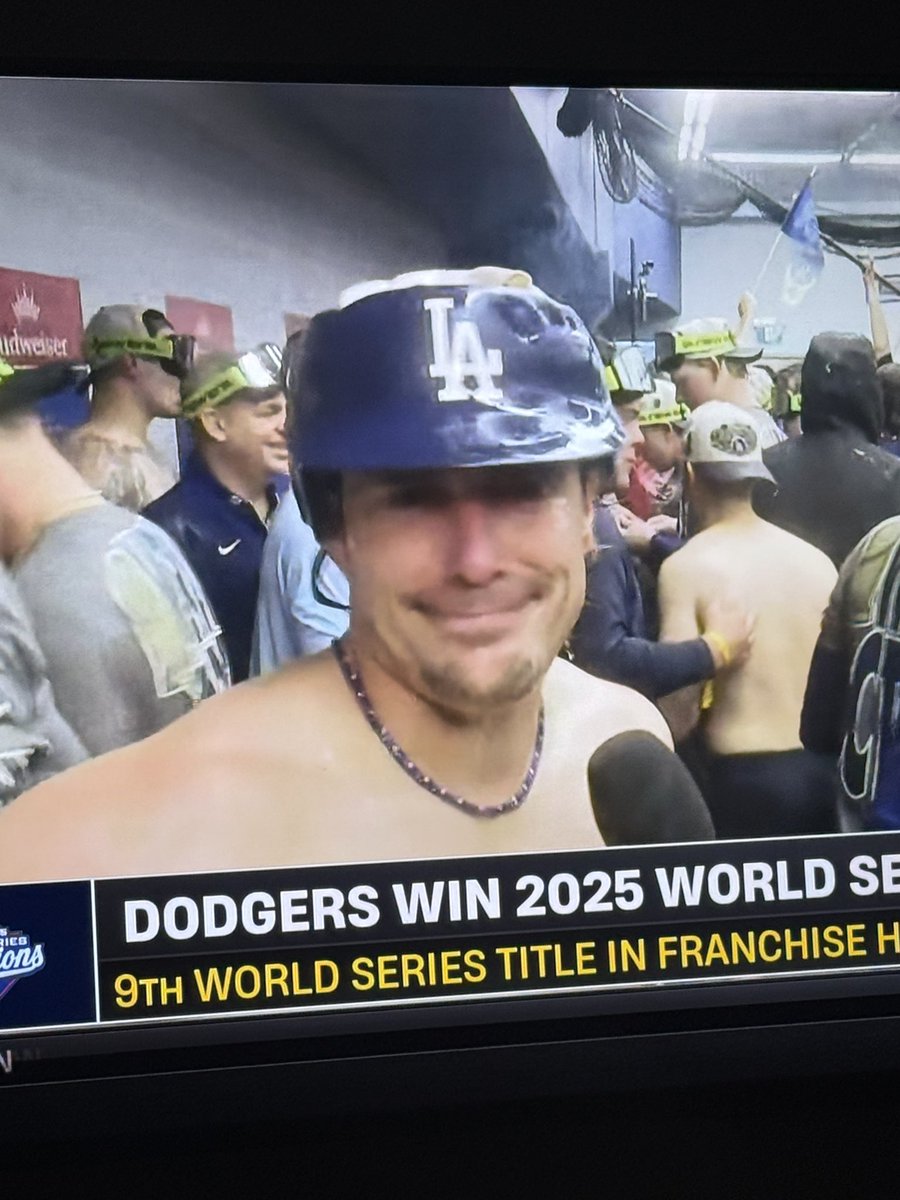 Aaron (@ahronr25la) on Twitter photo 