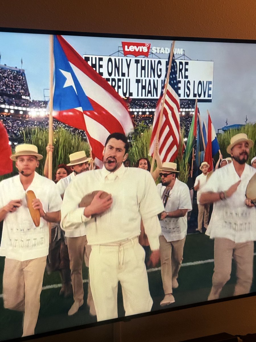 No gay propaganda 
No leftist propaganda 
Brings out an American flag 
Promotes traditional marriage between a woman and a man

It went better than I expected. 🇺🇸🇵🇷