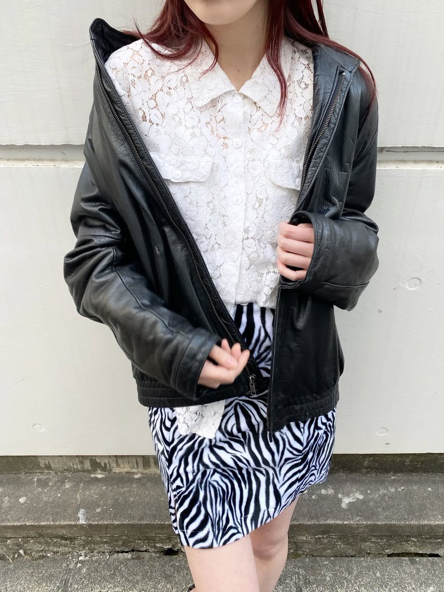 birthdeathTokyo's tweet photo. New Arrivals

90's Black leather jacket

90‘s White floral lace shirt
🤍オンラインストアに掲載中です

90's zebra pattern mini skirt

#birthdeath
#vintage
#渋谷
#古着屋
#レディース古着 https://t.co/BM7DJooRa4