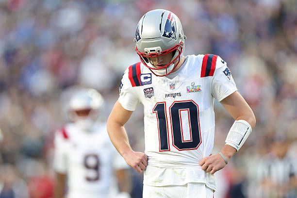 Duele perder, pero para un quarterback levantarse es casi tan importante como ganar. Tom Brady no se hizo leyenda ganando el Super Bowl XXXVI, sino después de perder el Super Bowl XLII, XLVI y LII. Lo hizo ganando el Super Bowl después de tener sus peores momentos como