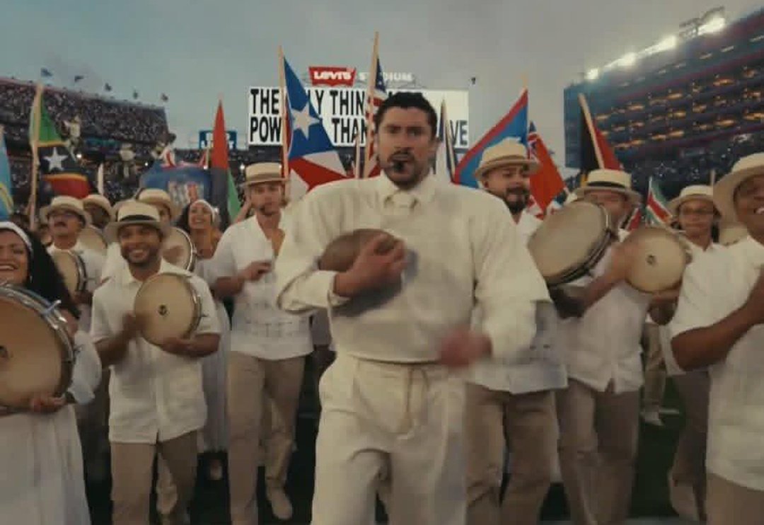 HISTÓRICO 🐰 Bad Bunny bendice a América y acto seguido menciona a todos los países latinoamericanos en la cara de Donald Trump 

AMÉRICA NO ES USA 🔥

#SuperBowl2026 🏉🏟️
#CubaEstaFirme