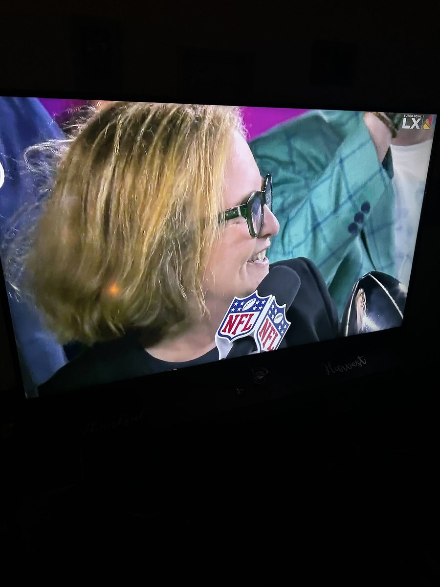 I haaaaate that they let the owner or another exec touch the trophy before the coach or players. 🗣️GETCHO MUFUCKIN ASS OUT THE WAY, LADY!!!