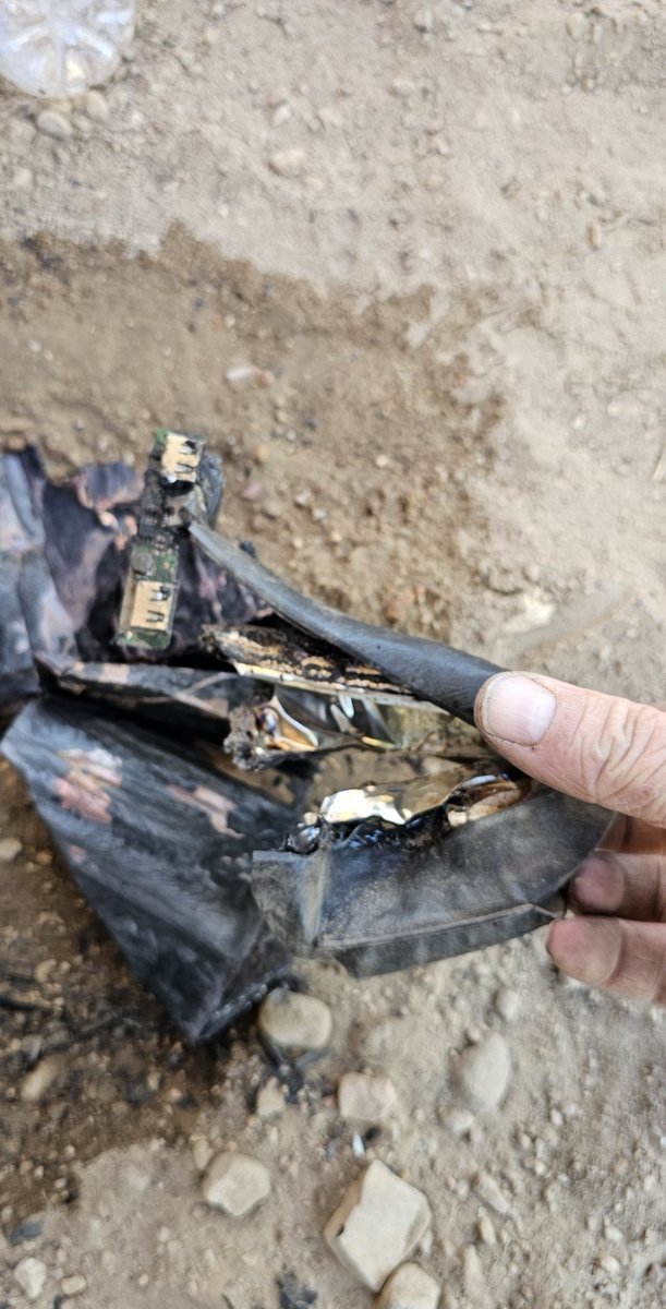 OffRoadCampBoys's tweet image. When you camp in the high desert with 110°F temps....make sure your power bank is NOT sitting in direct sunlight 🤣 Smoked out the Silverado. Thank God we were next to the truck to catch it!

#Utah 
#overlanding 
#dispersedcamping