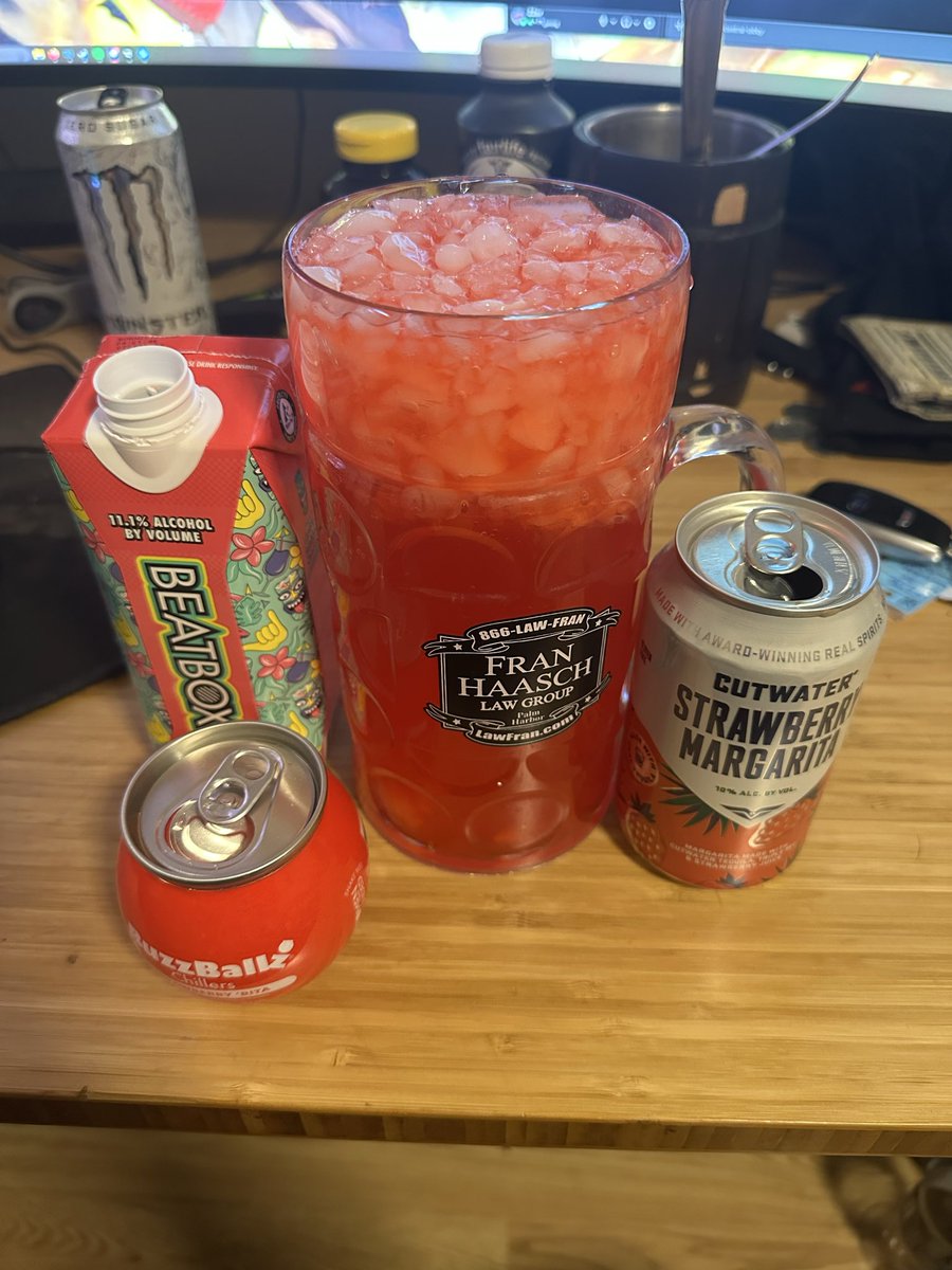 Super Bowl let’s gooo. Time to rage bait two of my favorite people for the next few hours.