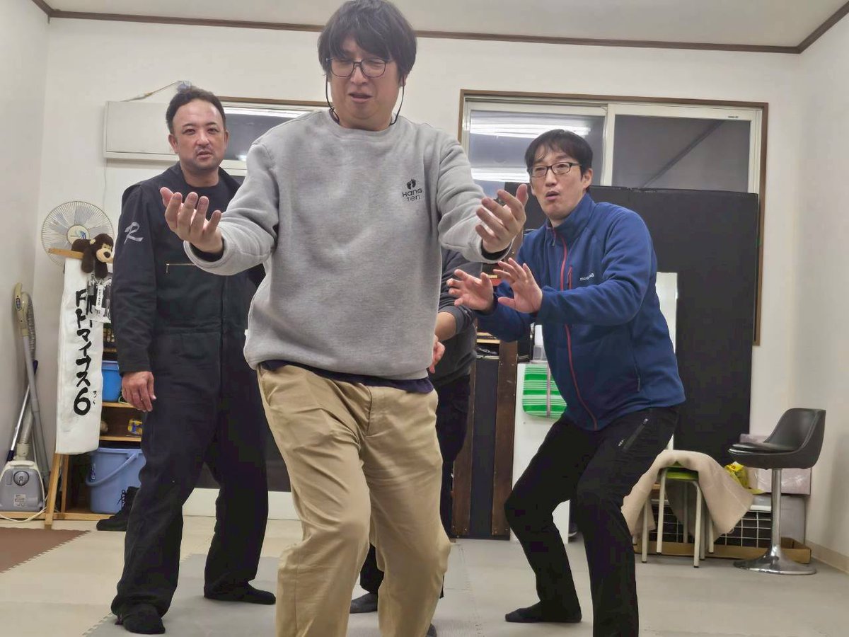 本日の決定事項！
土曜日公演は3回。
11時、14時30分、18時30分スタート。
それぞれ30分前からの開場となります。
日曜日は現在考え中。

#OJ3 #秋田市　#演劇