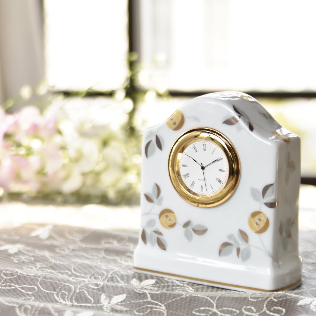 | 香蘭社 有田焼 燦彩ばら 置時計 | |