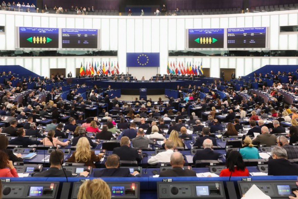 EPinASEAN's tweet photo. This week, @Europarl_EN meets for a packed #EPlenary

🔸#Mercosur safeguard clause

🔹Climate Law

🔸#Cyberbullying

🔹Subcontracting chains

🔸Women #UNCSW

🔹Anti-poverty strategy

🔸#Wine sector

🔹Agri-food supply chain

@EP_EPRS has more  
👉 https://t.co/1kZ9IsjhXR https://t.co/rr4Og5yuOA