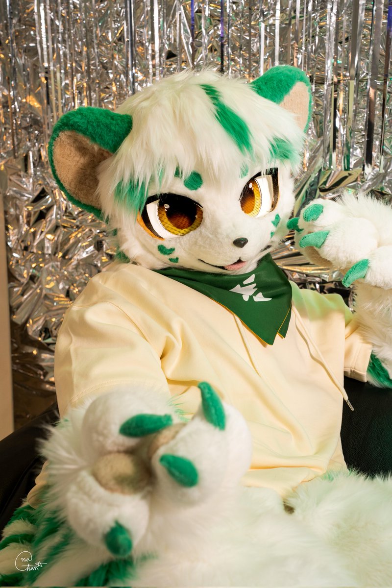 손 잡아줄래?

📸<a href="/nachani77/">나찬📸</a>
#FursuitEveryday