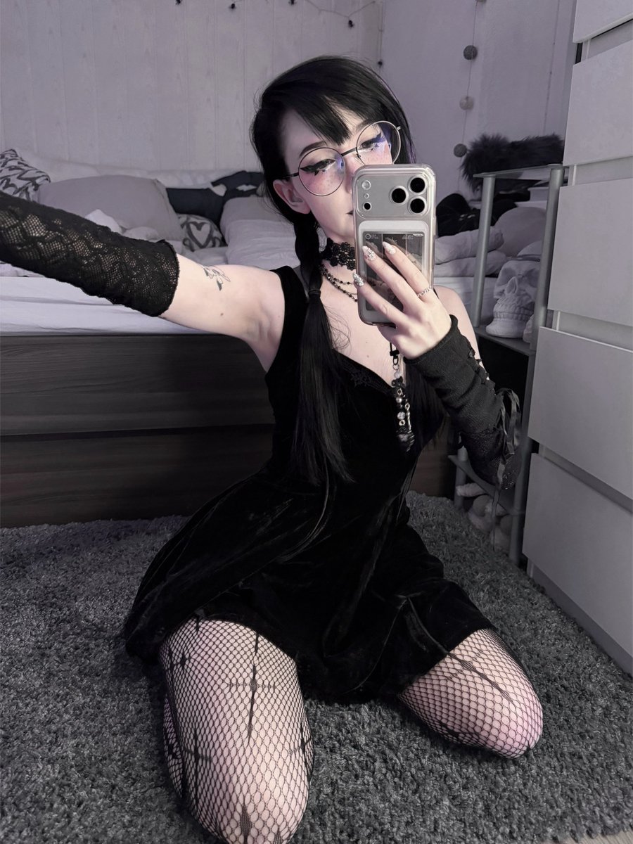 Nana 🌙💜 asmrtist & vtuber 🐰🪽 tweet media