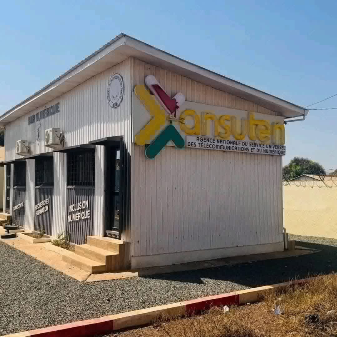 Le Hub Numérique de  Labé, conçu essentiellement pour les jeunes de cette localité enfin de s’épanouir dans le domaine numérique 

NB : l'infrastructure se trouve au sein de la cour de la maison des jeunes.

Club pour le Rayonnement des Acquis de la République

#Guinée🇬🇳 
#Labé