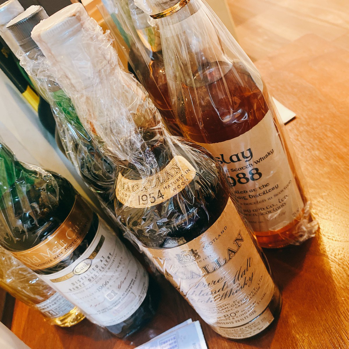 オールドビンテージのマッカラン、
伝説的リリースの数々
SMWSやダグラスレインの数多くのラインナップ

これらのボトルの持つ「時代の空気感」や、他のコレクションの詳細はインスタで深掘りします

このレベルのウイスキー情報を見逃したくない方はフォローして！🥃👇
instagram.com/whisky_mafia19…