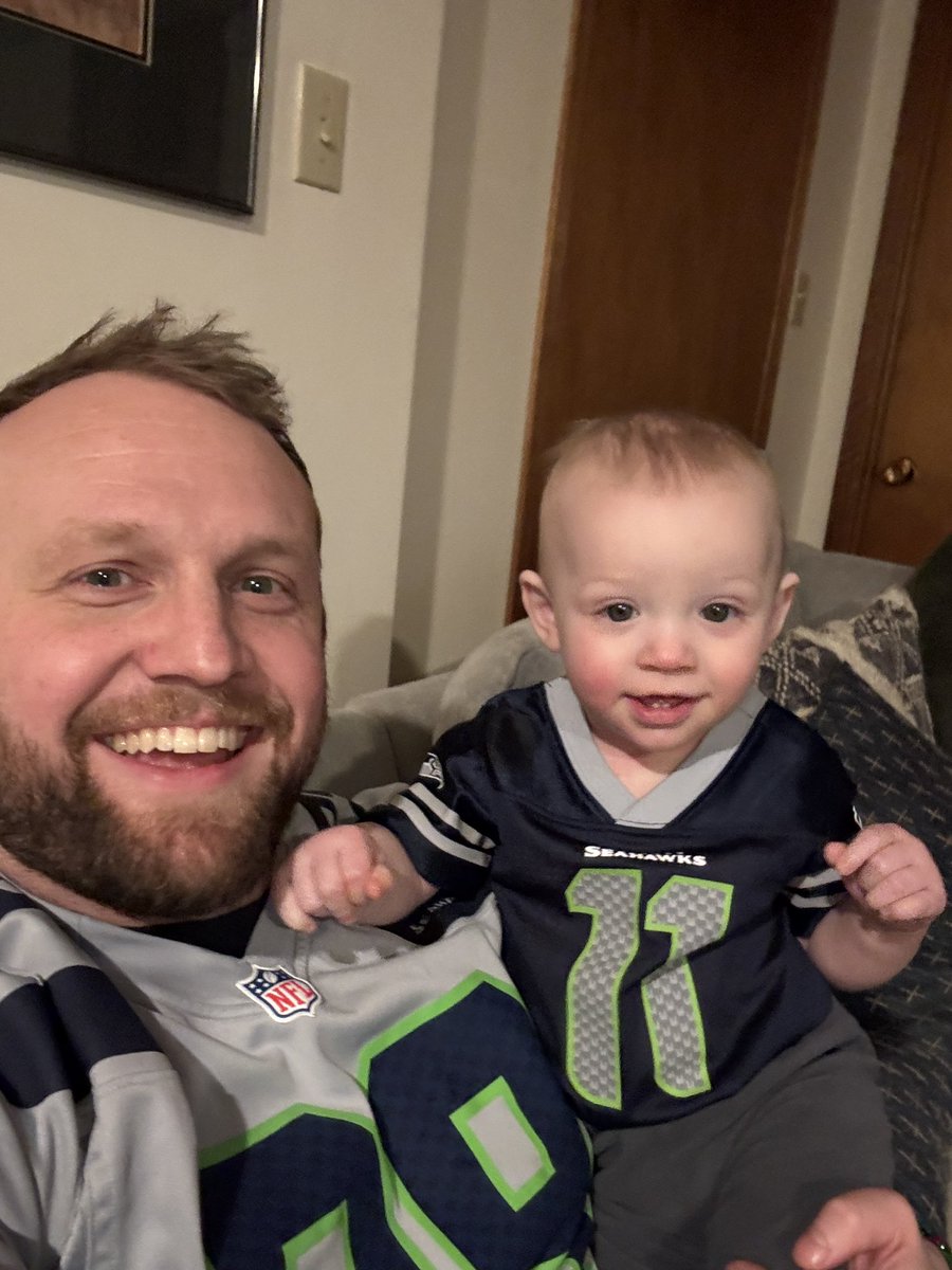 keats33's tweet photo. Finish out the redemption arc. Go Hawks! https://t.co/4ko8DmI6EC