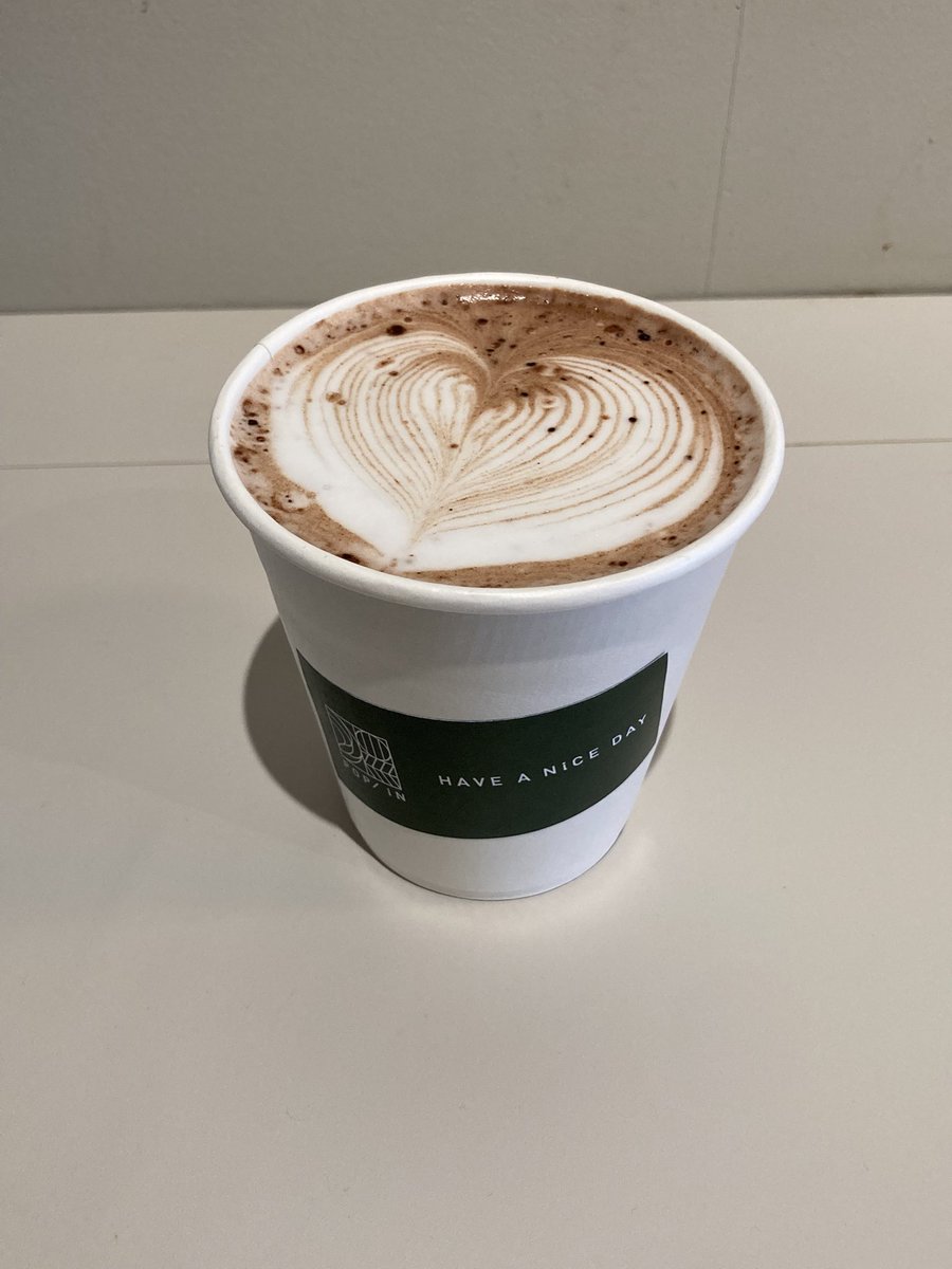 おはようございます！
札幌積雪ヤバし☃️

ですが、良い気持ちで
朝をスタートできます☕️

『HAVE A NiCE DAY』

iだけ小文字であることに
気が付きましたか？

こちら「POP/iN」というお店ですが、
店名に合わせてるんですね、きっと。

こういう小さな発見もまた楽しい💡