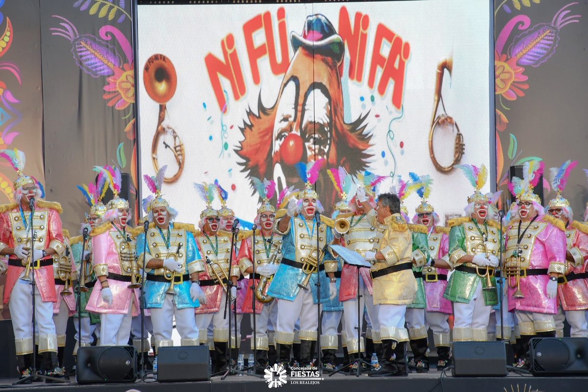 #Carnaval2026|| Sedomir Rodríguez, pregonero de lujo del carnaval realejero.
facebook.com/share/1BupGEbY…
#LosRealejosEnCarnaval #LosRealejos #Tenerife #CanariasVive #CarnavalCanarias