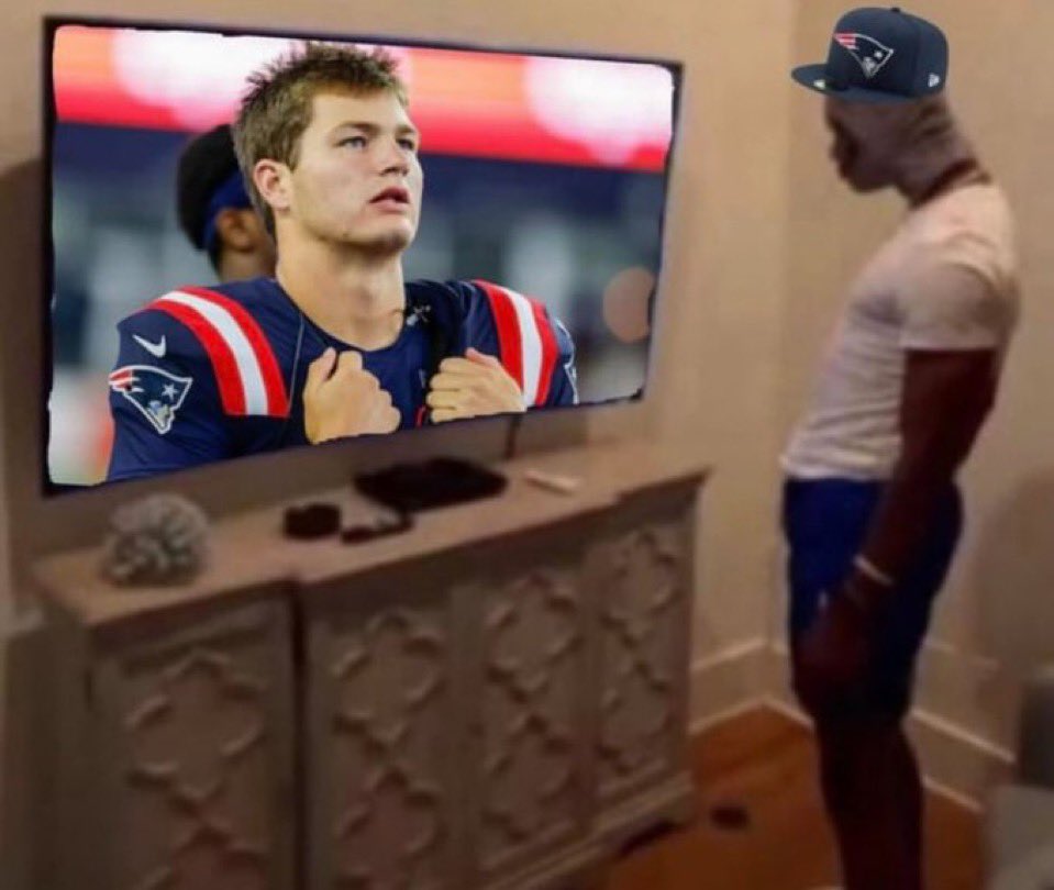 How I be watching the game.