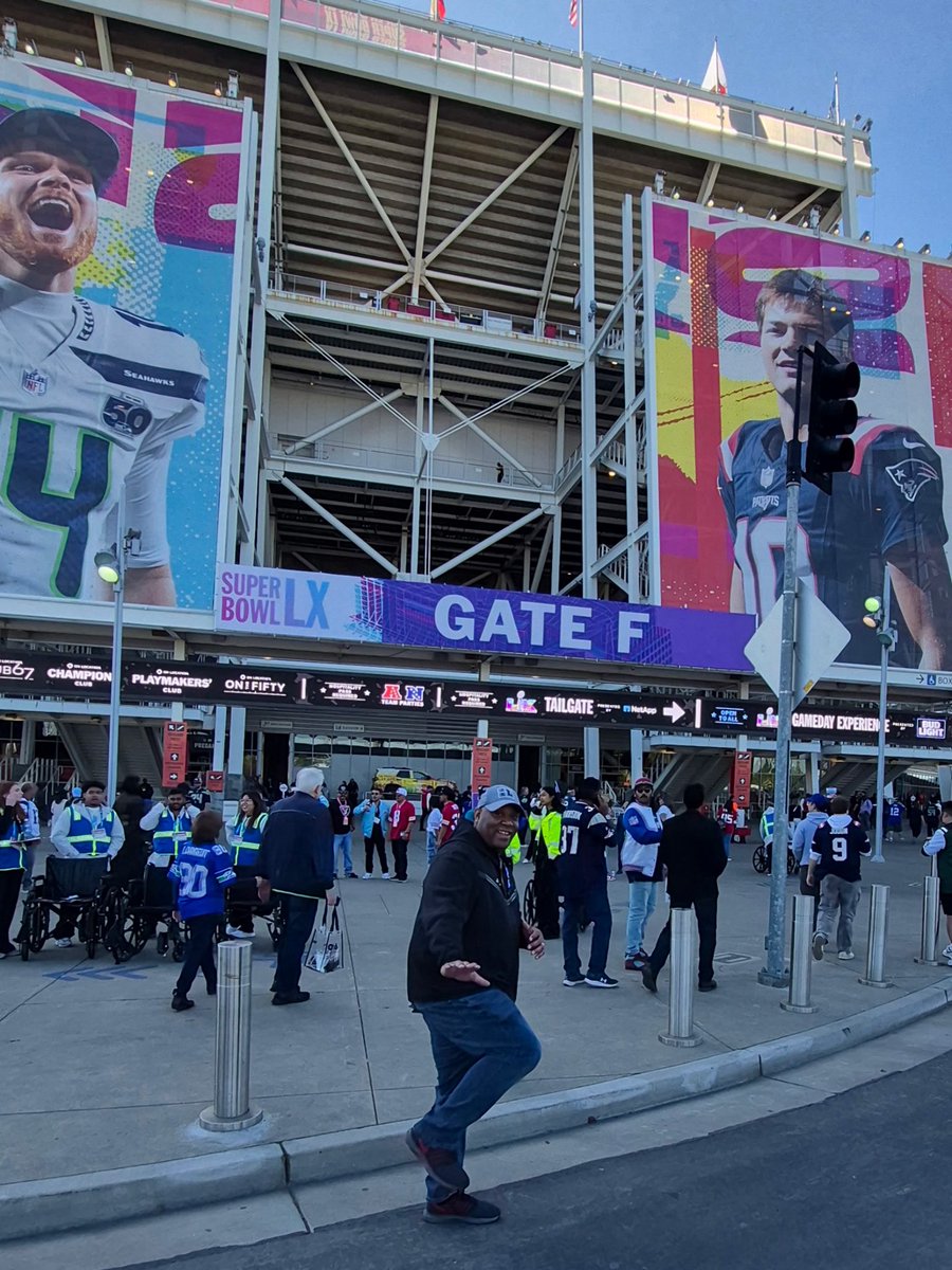 LewisLancersFB's tweet photo. Pay attention to tonight’s game, you might see Coach Choates cheering in the crowd! One day Coach hopes to see a Lancer out there on the Super Bowl field!
@LewisLancers #ChargingForward #superbowl #SuperBowlSunday https://t.co/4Ixi6HScFu