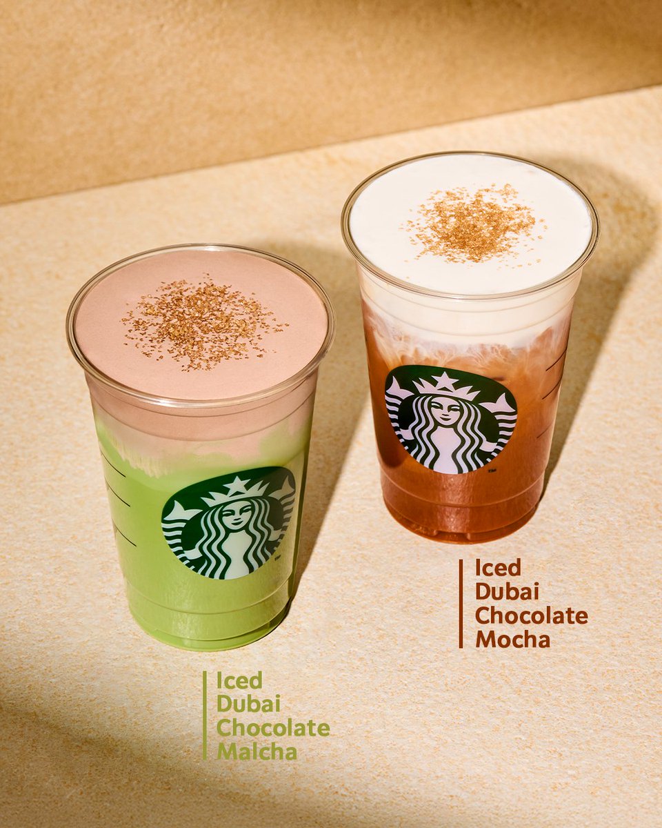 StarbucksKorea's tweet image. 글로벌 스타벅스가 재해석하여 북미에서 큰 사랑을 받은
두바이 초콜릿 스타일 시리즈, 드디어 한국 상륙! 🇦🇪✨

이제 스타벅스에서도
진하고 고소한 달콤함을 느껴보세요🍫

💚아이스 두바이 초콜릿 말차
피스타치오의 고소함이 더해진 말차 라떼에
진한 초콜릿 폼&amp;amp;솔티드 브라운 버터리 토핑으로