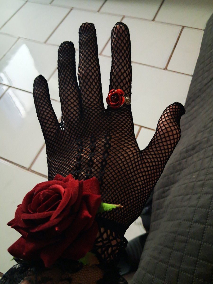 Nora_09879's tweet photo. Noche de rosas y redes 🌹🕸
Cual te gusto mas?OwO
#femboy #nsfwtwtًً https://t.co/EV84Vu8KAl
