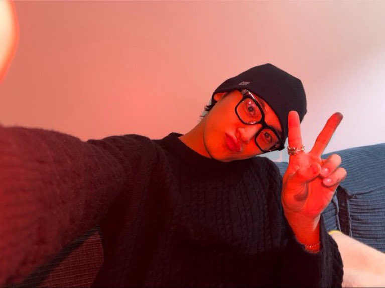 Why didn’t they post him too??? YG and their never ending mistreatment