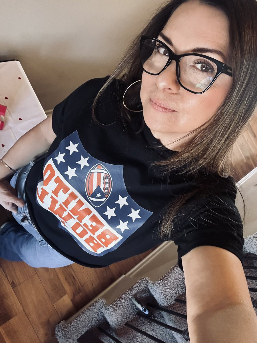 litilsworth's tweet photo. Happy Sunday!!  It’s a great day to be Latina &amp; a Bad Bunny fan!  ❤️‍🔥🏈 https://t.co/IS1TKi3lsy