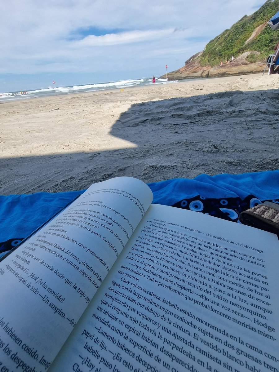 Que vivan los personajes ficticios escritos por mujeres 🛐🫶🏻