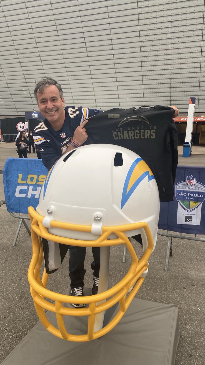 tarsopaulo's tweet photo. Esse ano não deu para o vencedor do SP Game.
Mas vamos de #Seahawks hoje!
#nflnosportv https://t.co/ZqDtoebQqY