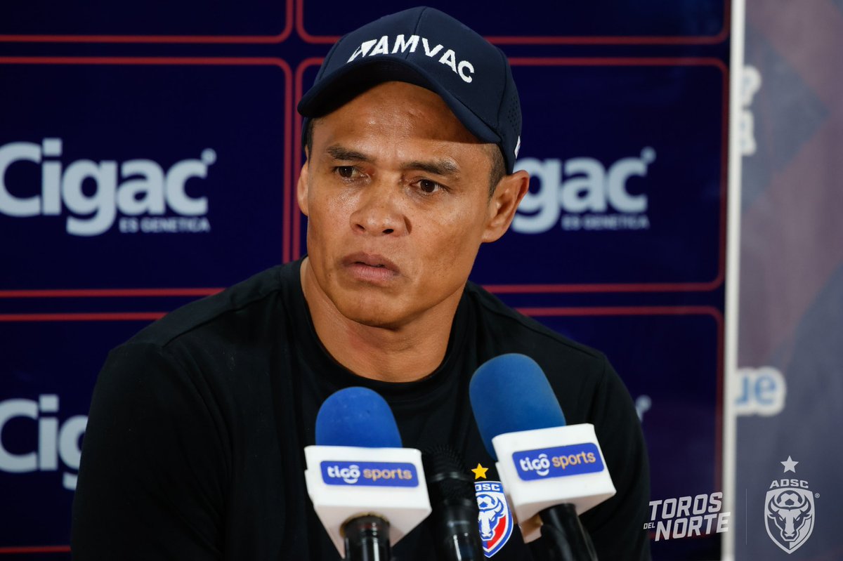 ¡LAS PRIORIDADES DEL PATÉ! 👀

“Walter Centeno tiene cuatro prioridades en su vida: Dios, mi esposa, mis padres y mis hijos. La quinta es Saprissa. Esos son mis cinco amores”. 😈