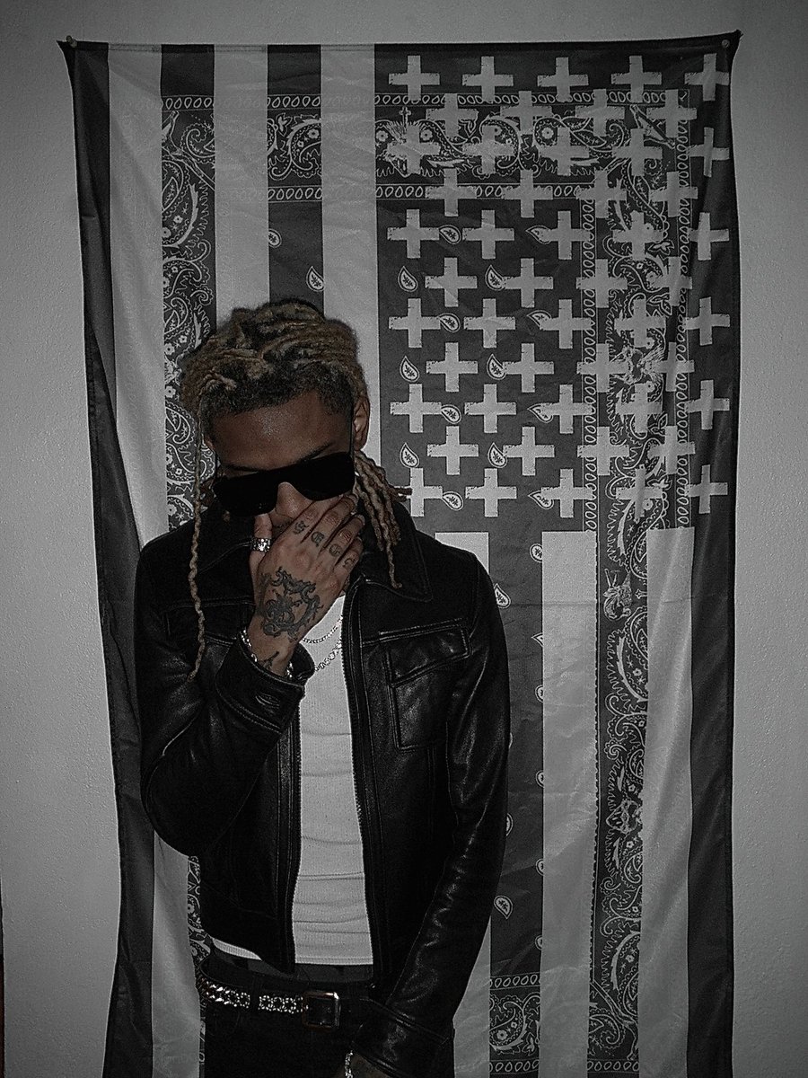 1300SAINT tweet media