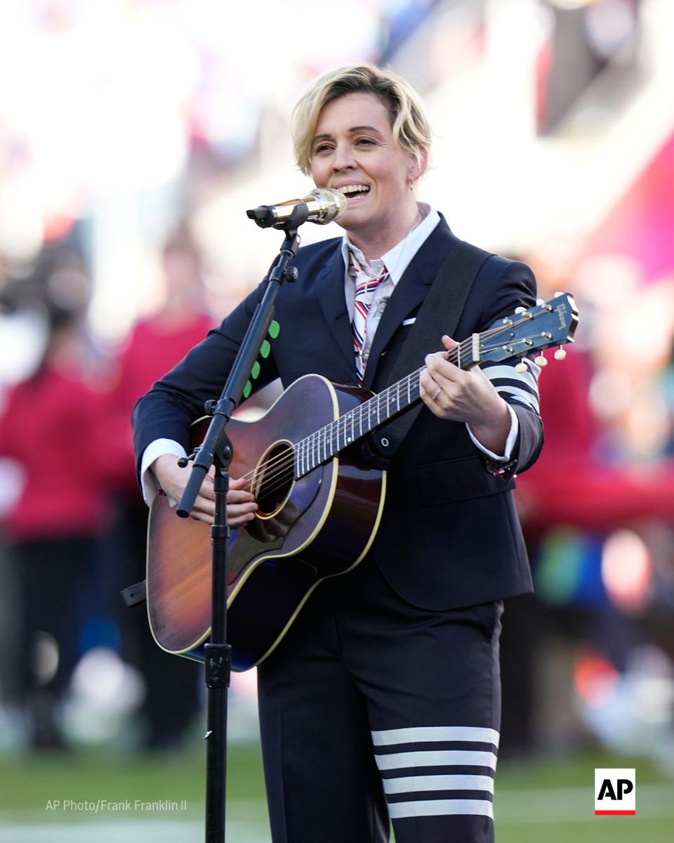 Brandi Carlile gave an earnest acoustic rendition of “America, the Beautiful" at Super Bowl 60.

The 44-year-old folk and country rocker from Ravensdale, Washington, wore a black suit and was backed by a violin and cello on the field at Levi Stadium. bit.ly/3McRSgS

AP