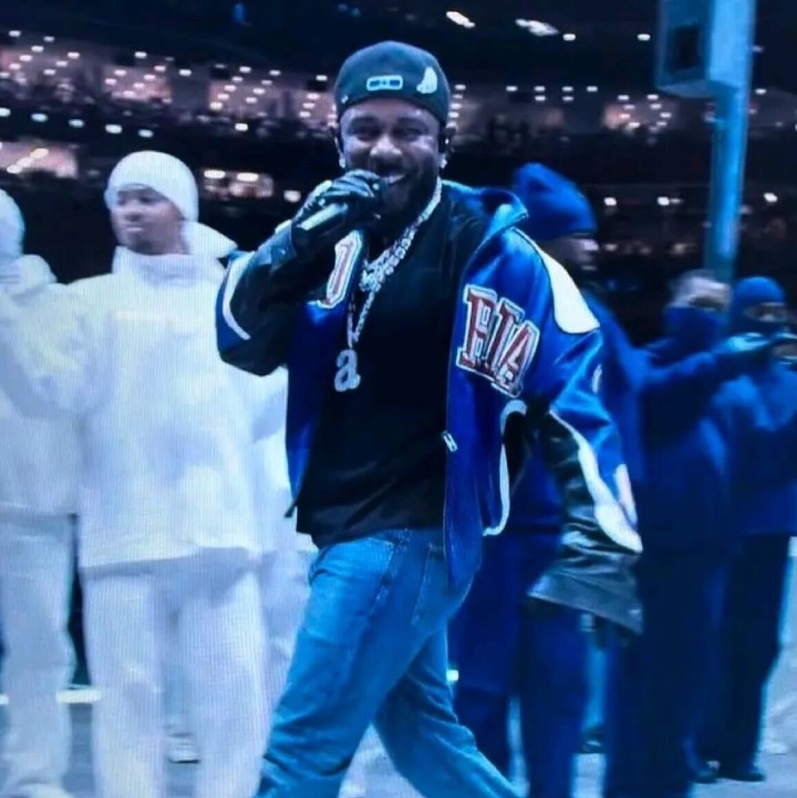 DoorDash's tweet image. hold up 🤔 i've seen that smile before