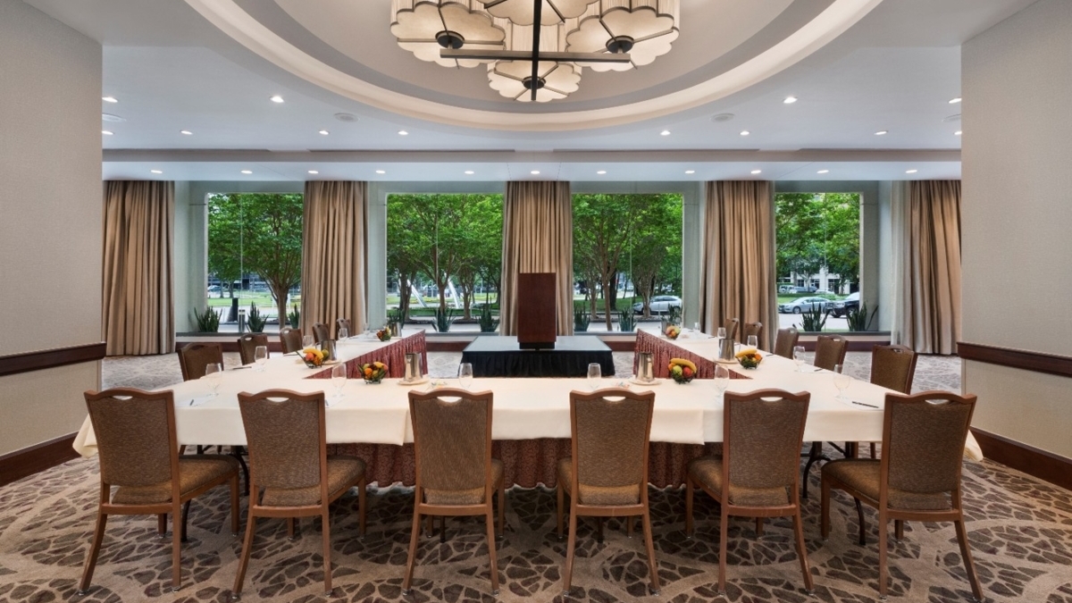 Hilton Post Oak tweet media