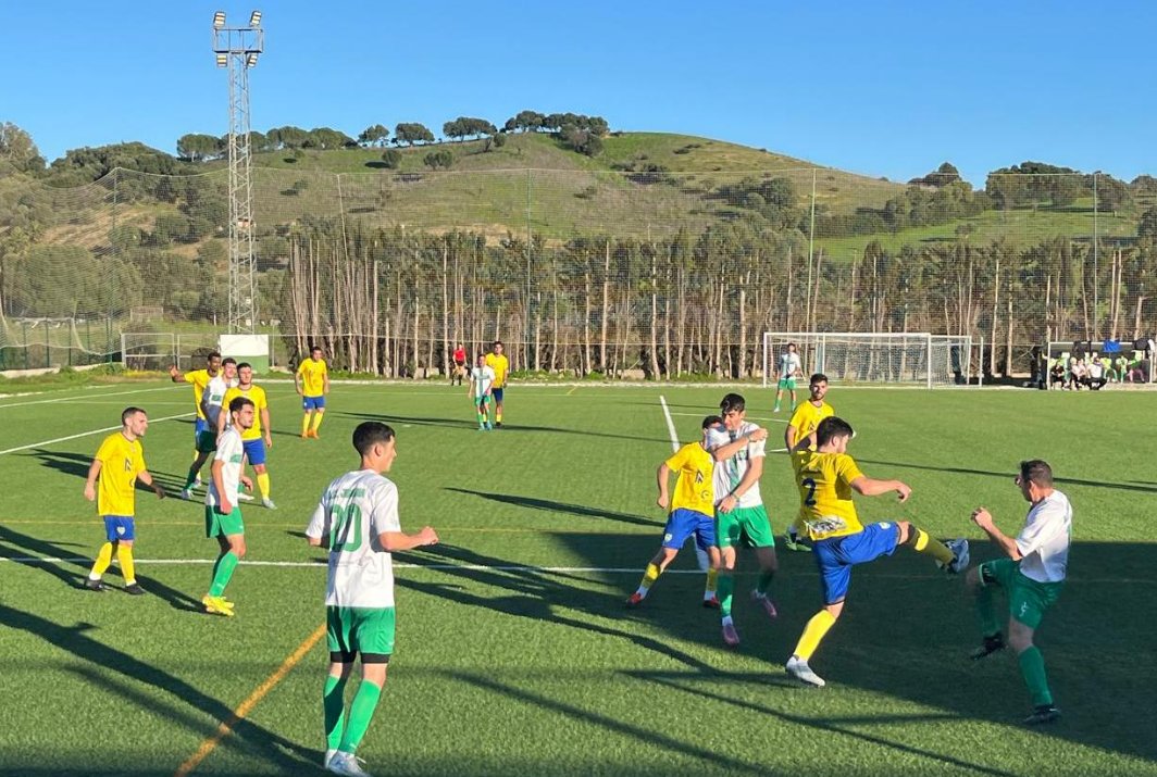 ⚽️ #futbol La <a href="/RFAF/">RFAF</a>_cadiz decide que la jornada aplazada de este fin de semana por la lluvia en la #SegundaAndaluza #Gaditana se juegue el próximo 29 de marzo <a href="/UDTESORILLO/">UD TESORILLO</a> <a href="/acjimenaoficial/">Athletic Club Jimena</a>  <a href="/cd_roque/">C.D. San Roque</a> y los filiales de <a href="/RBL1912/">Real Balompédica Linense</a> y <a href="/AlgecirasCF/">Algeciras CF</a> @RFAF 

deportescg.es/2026/02/09/el-…