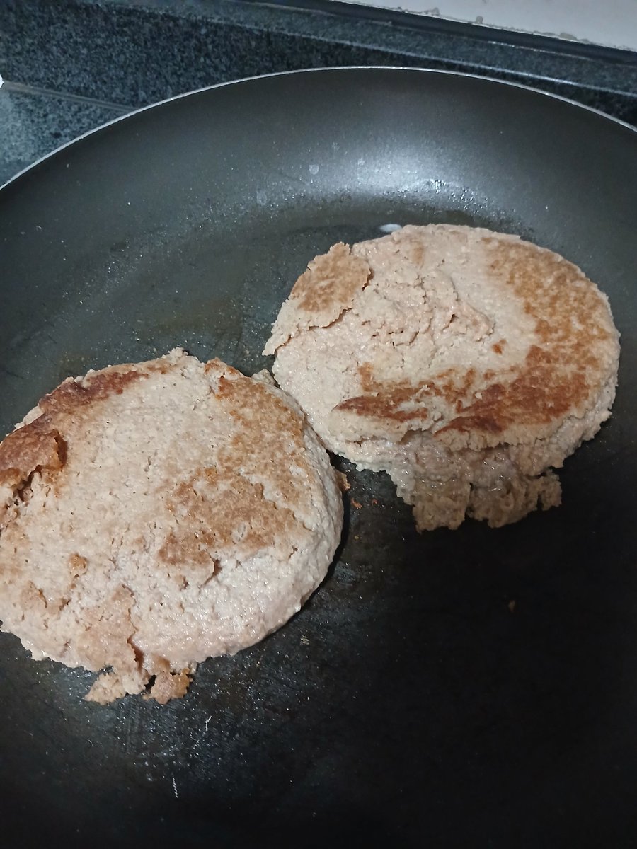 AMAT0's tweet image. Cuando quieres hacerte una hamburguesa, compras una @SanJorgeChile la famosa Bronto...y el resultado es el de la foto..para nunca más. @ReclameAQUI