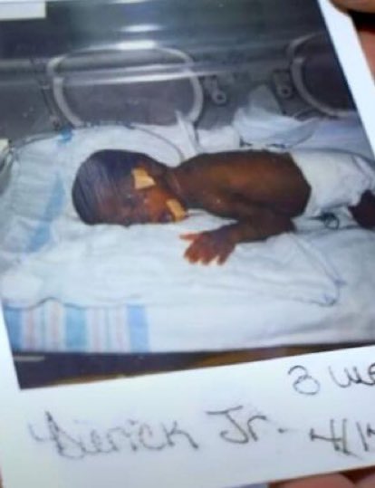 Unbelievable Story: Seattle #Seahawks LB Derick Hall was born at 23 weeks. He had no heartbeat and doctors gave him a 1% chance of survival.

His mom refused to take him off life support.

He just made a sack in the #SuperBowl