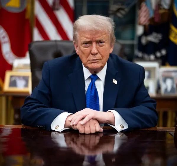 AshCrypto's tweet image. BREAKING: 

🇺🇸 President Trump predicts Dow Jones will hit 100,000 by the end of his term, for the second time in the last 24 hours.