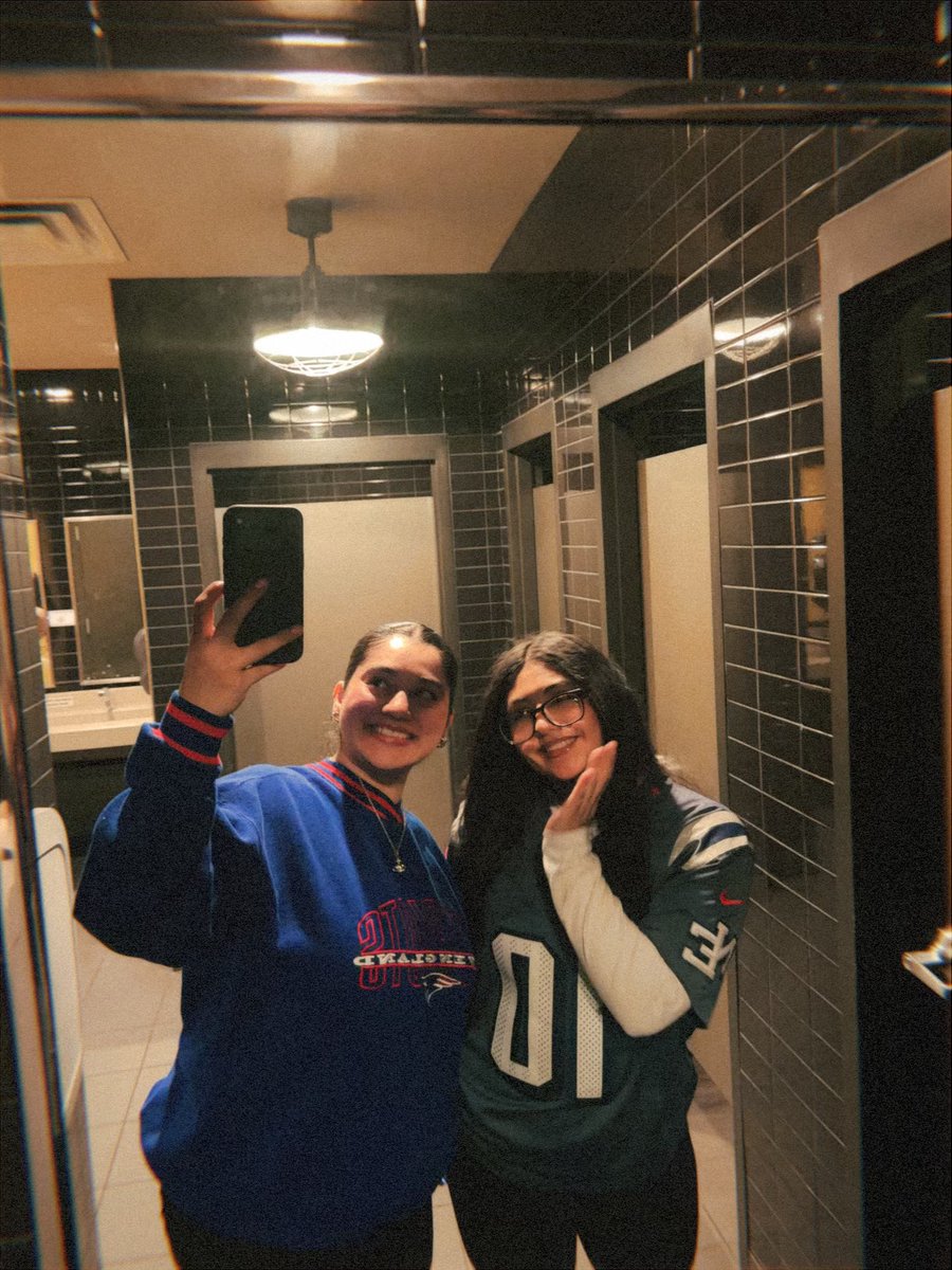 jaylynxo's tweet photo. HAPPY DRAKE MAYE DAYE!!! 😛#gayformaye https://t.co/v6HnYepkA4