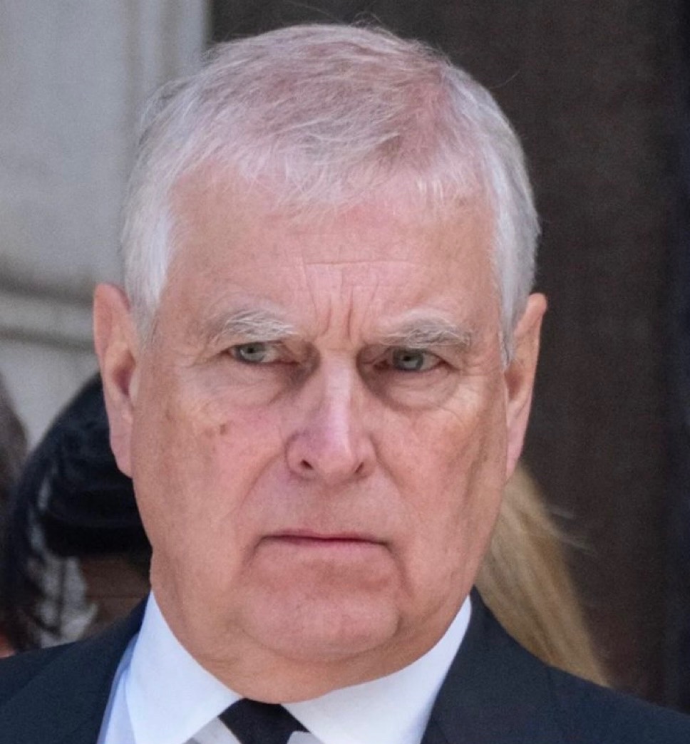 BROKENBRITAIN0's tweet image. 🚨BREAKING: Former Prince Andrew sent peadophile Jeffrey Epstein sensitive trade envoy documents 🇬🇧 

This is TREASON, he is nothing short of a TRAITOR ⚠️ 

ARREST HIM NOW❗️